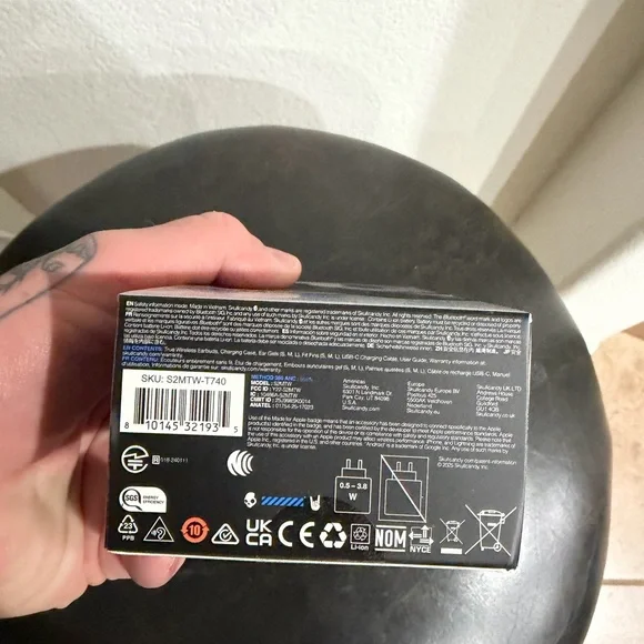 Skullcandy Method 360 ANC Earbuds with Charging Case - Black and White - Picture 4 of 4